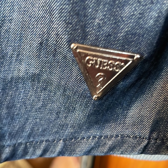 NWT Guess Los Angeles Dark Wash Button Up Shirt Size L - Picture 3 of 7